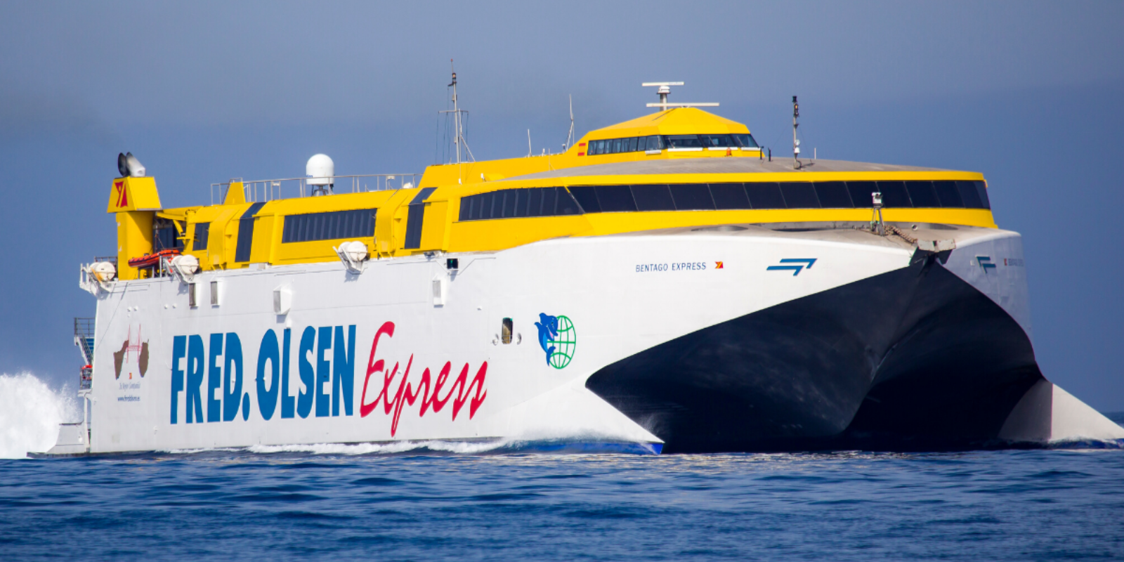 Fast Ferry Bentago Express navegando