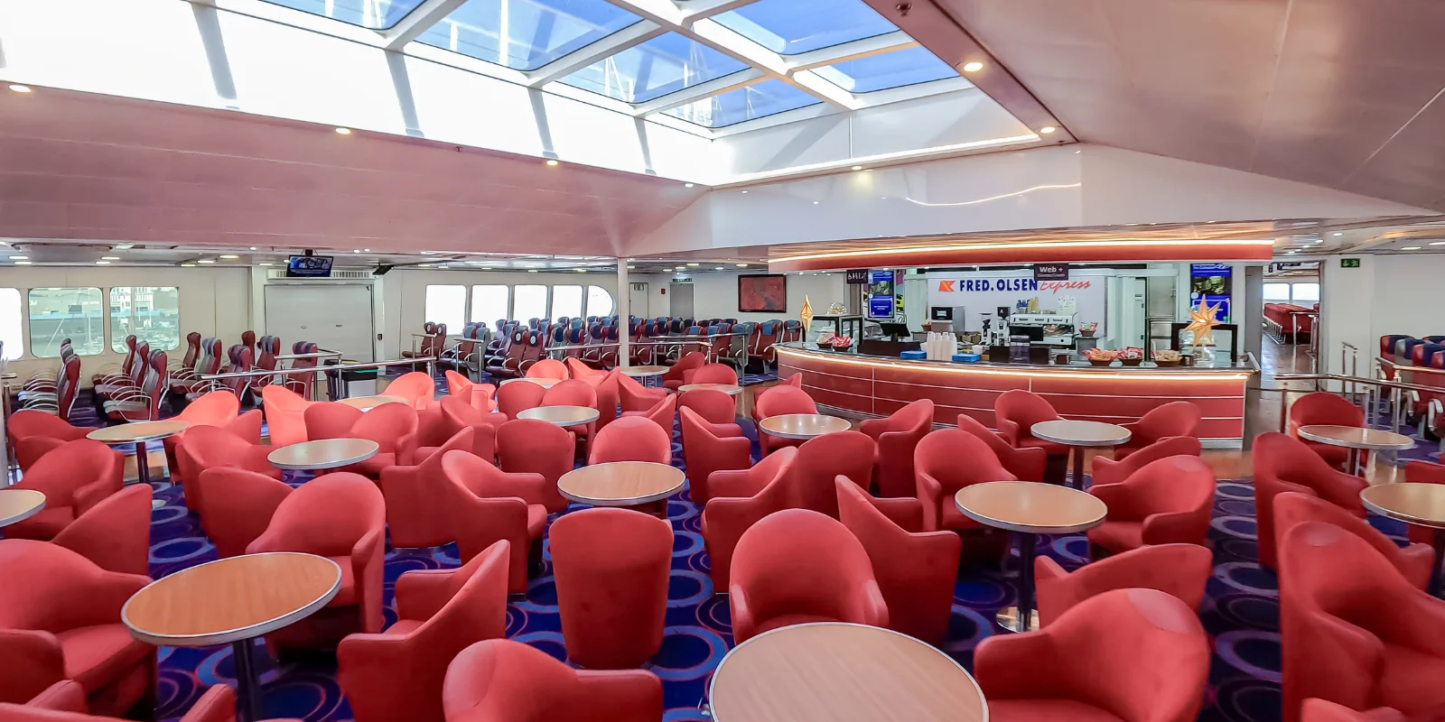 Cafeteria of the Barlovento Express