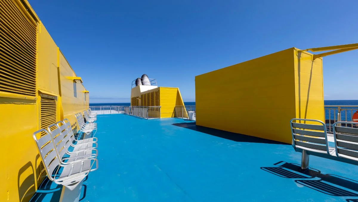 Terraza exterior del ferry Betancuria Express