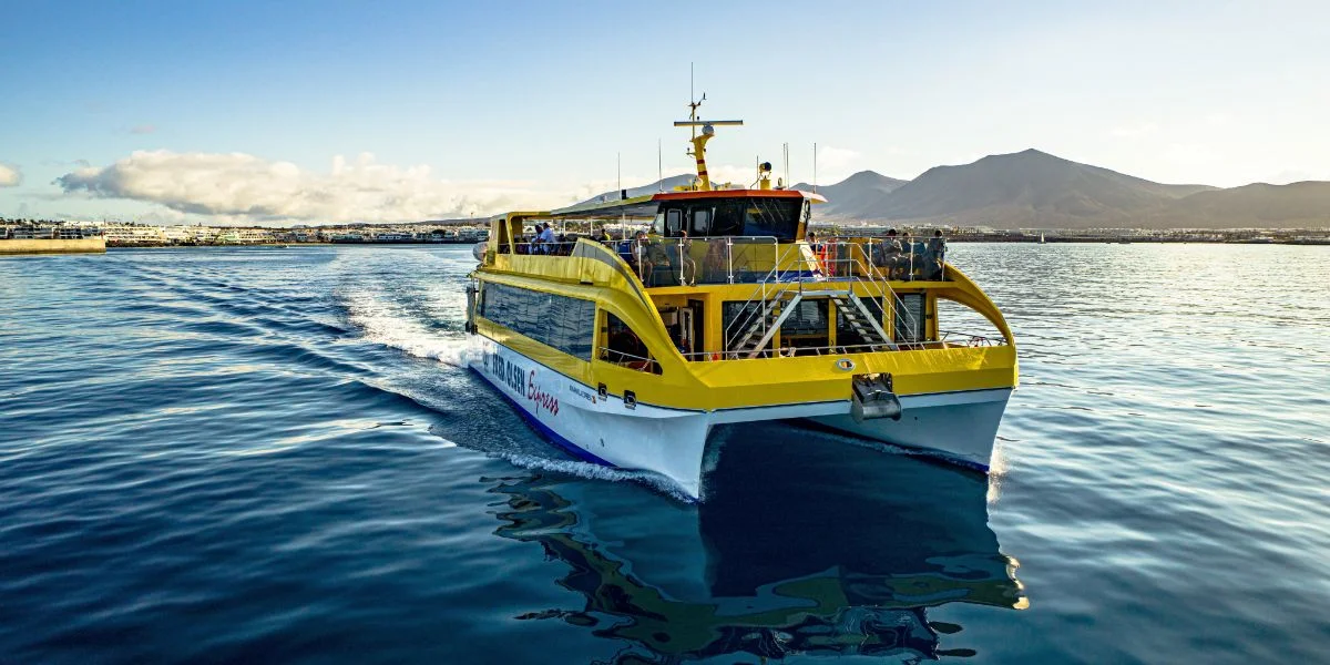 Mini ferry Buganvilla Express