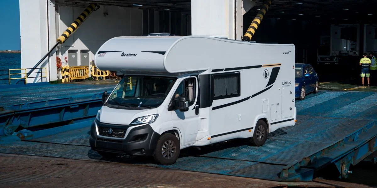 Autocaravana desembarcando