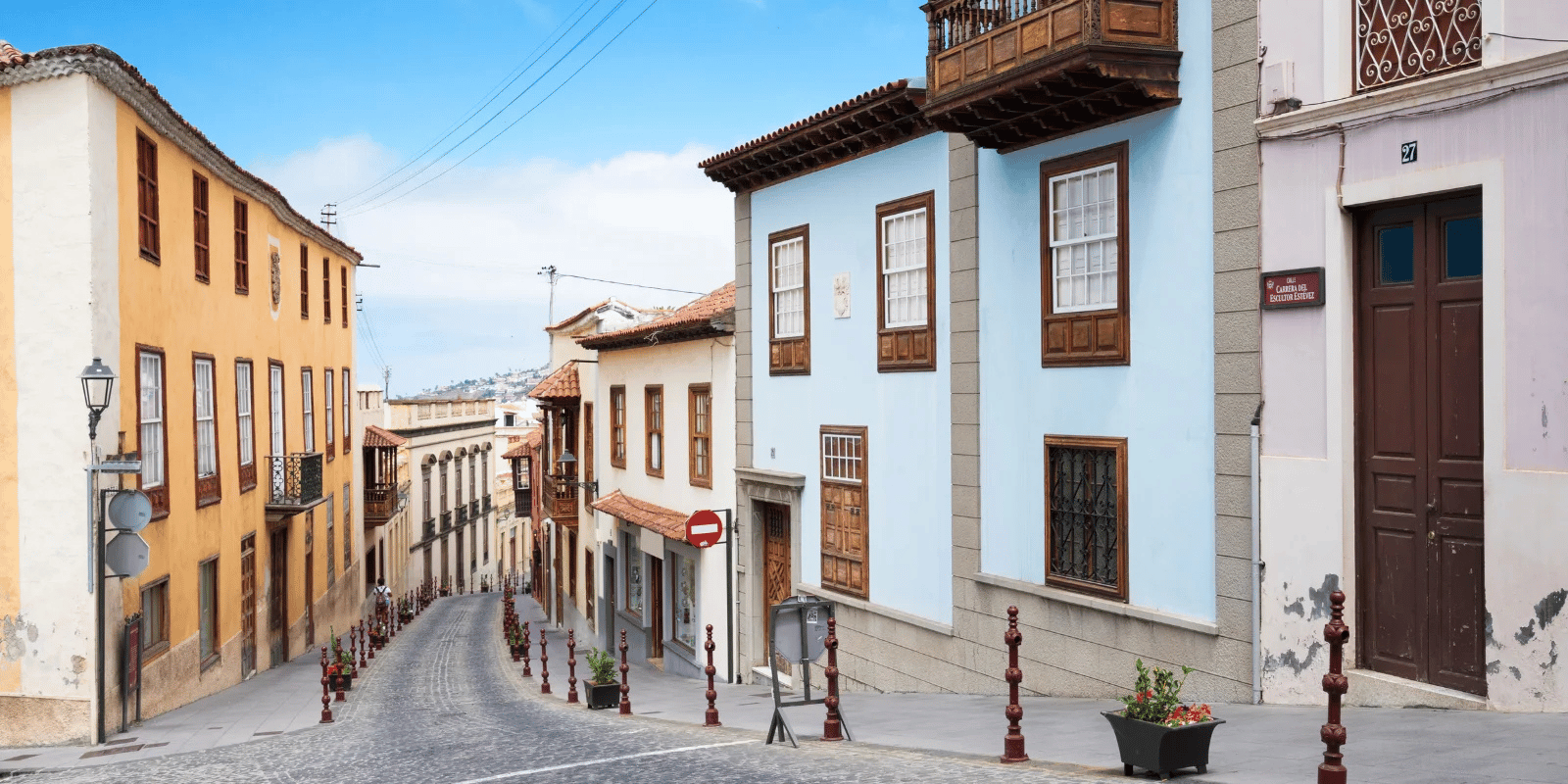 Pueblo de La Orotava en Tenerife con arquitectura tradicional y calles empedradas