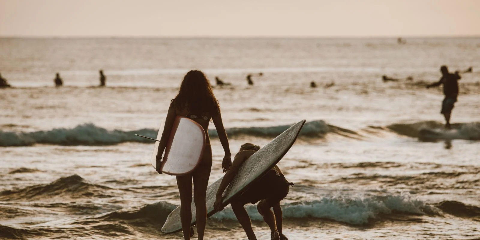 Actividades acuáticas en Canarias: surf, kayak y snorkel en el mar