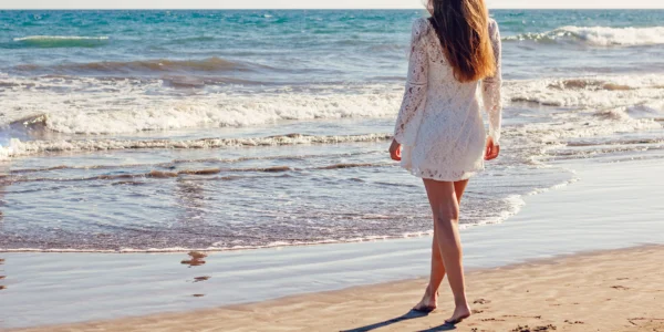 Playa de Maspalomas con dunas y mar cristalino en Gran Canaria