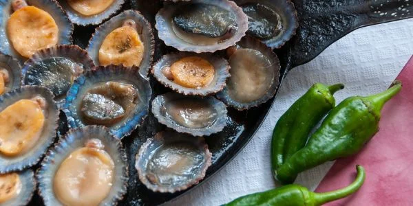 Lapas a la plancha, plato tradicional de la gastronomía de Tenerife