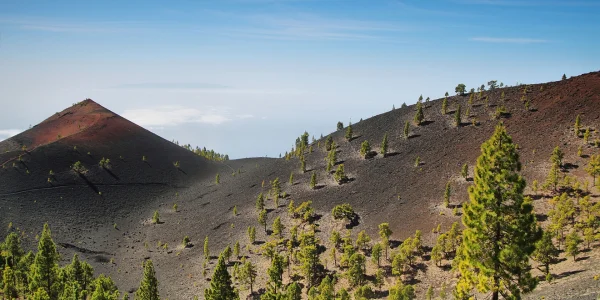 Conos volcánicos y coladas de lava en la Ruta de los Volcanes de La Palma