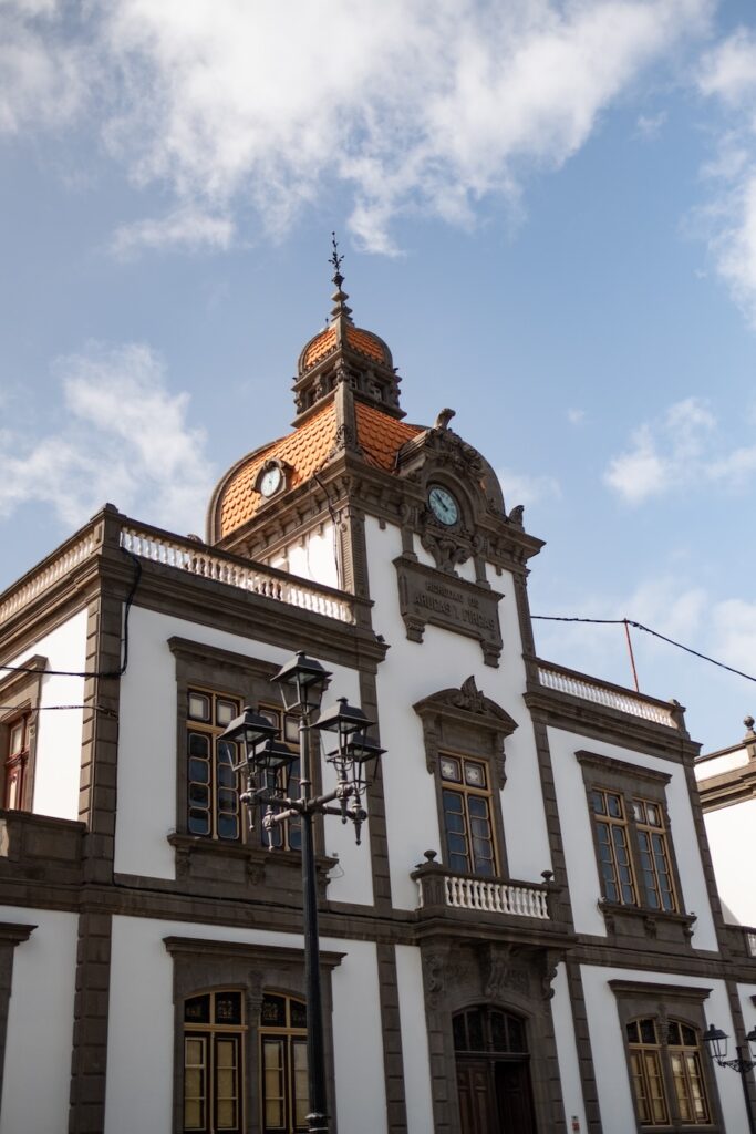 Edificio antiguo en la ciudad de Arucas