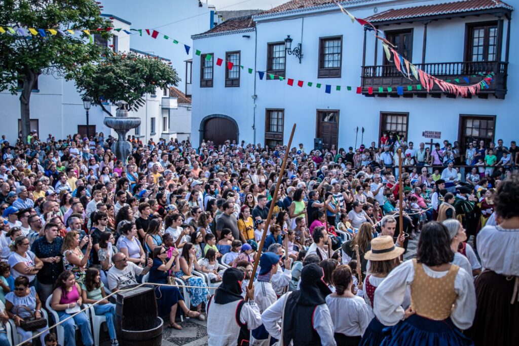 Representación del Día del Corsario en la Plaza San Francisco en Santa Cruz de La Palma