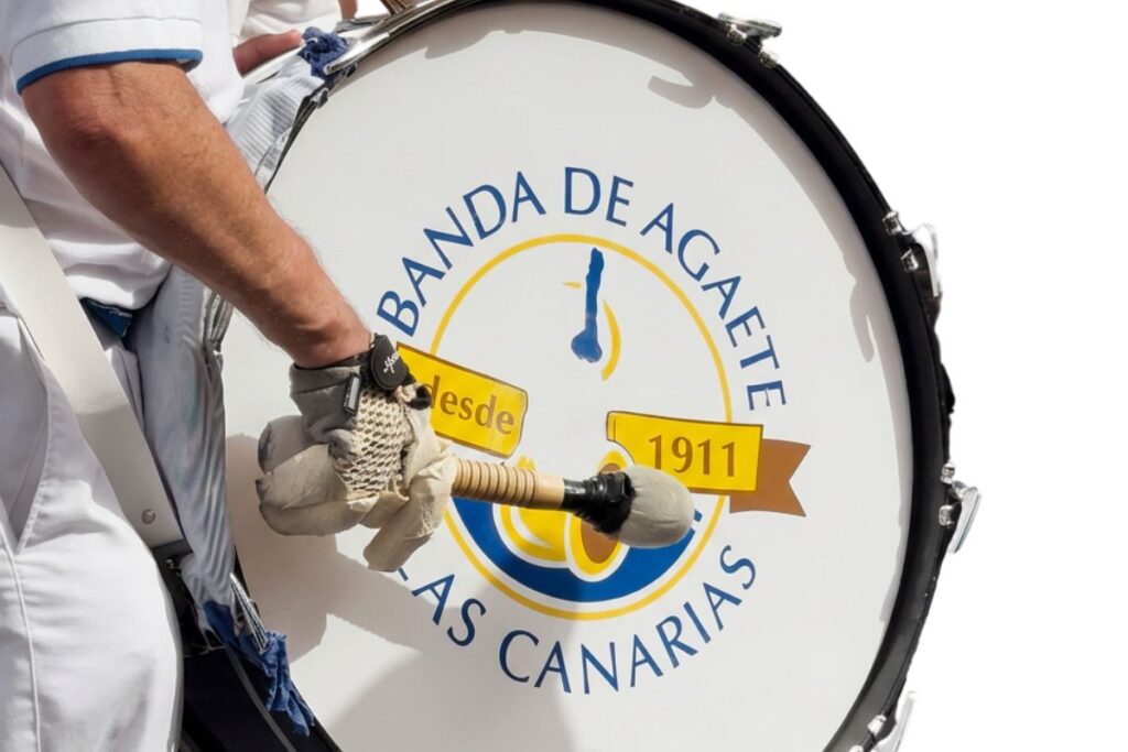 Tambor de la banda de Agaete en las fiestas de La Rama