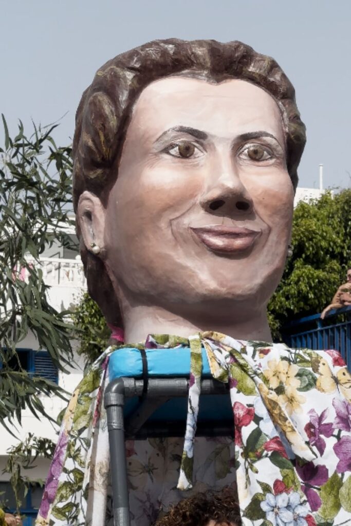 Figura de papahuevo en las fiestas de Agaete