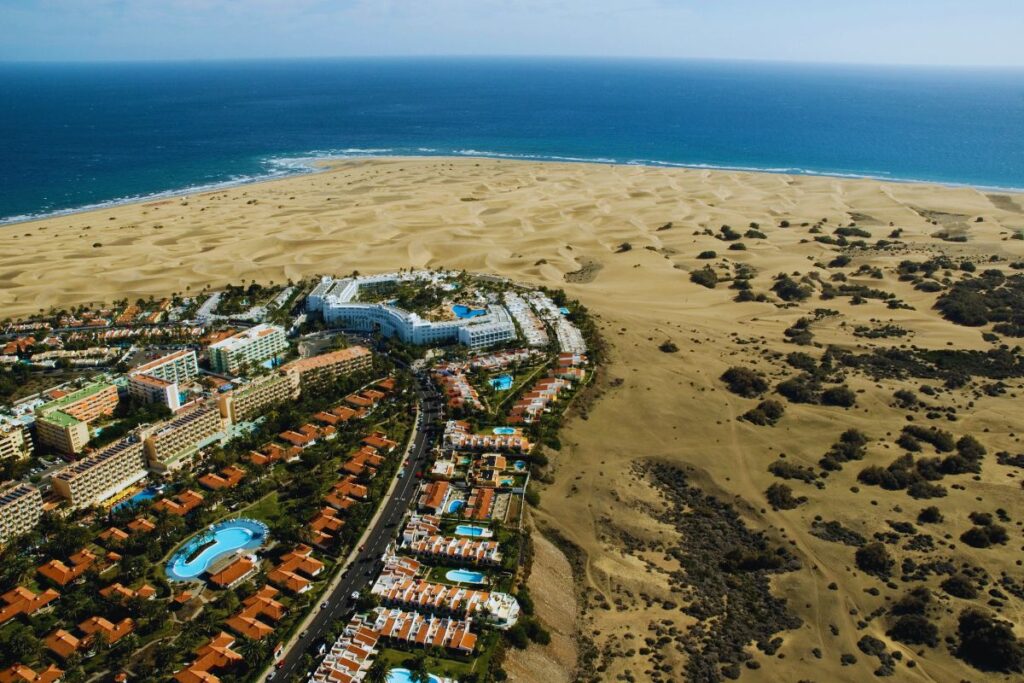 Vista aérea de las dunas de Maspalomas en el sur de Gran Canaria