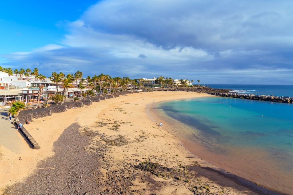 Playa Flamingo, en el pueblo de Playa Blanca