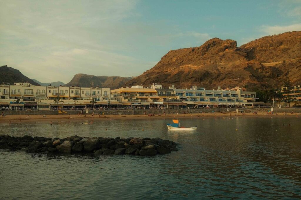 Playa en el Puerto de Mogán