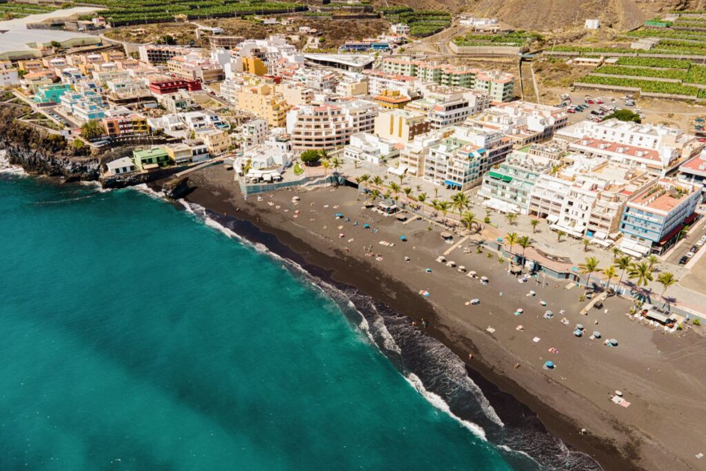 Vista aérea de la playa de Puerto Naos